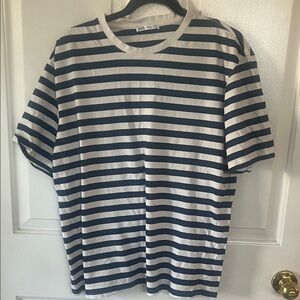 Zara Men's White and Navy Striped Tee